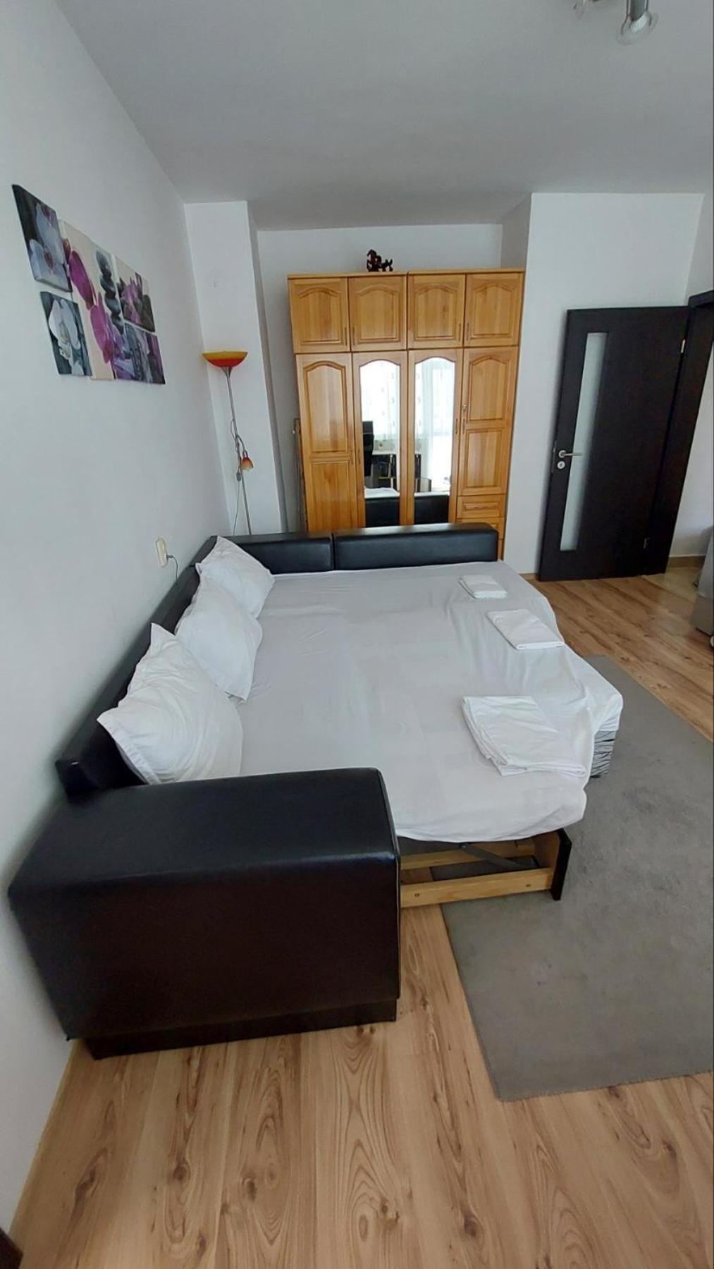 3 Rooms Apartment, Top Center, 1St Floor, Aubg, Free Parking, Pc I5 Ssd, 3 Led Tvs 200 Channels, Wifi, Terrace, Easy-Late Check-In, Stay Before Greece Blagoevgrad Exteriér fotografie