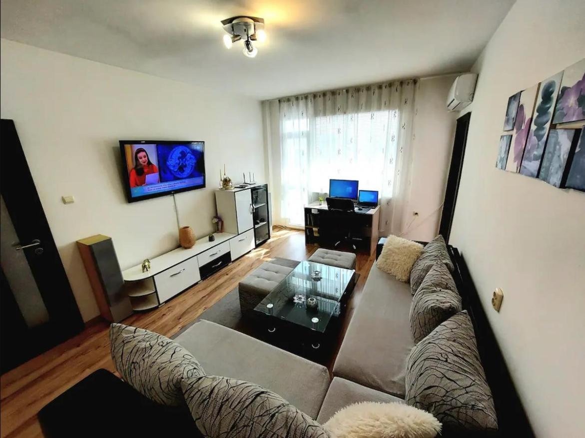 3 Rooms Apartment, Top Center, 1St Floor, Aubg, Free Parking, Pc I5 Ssd, 3 Led Tvs 200 Channels, Wifi, Terrace, Easy-Late Check-In, Stay Before Greece Blagoevgrad Exteriér fotografie